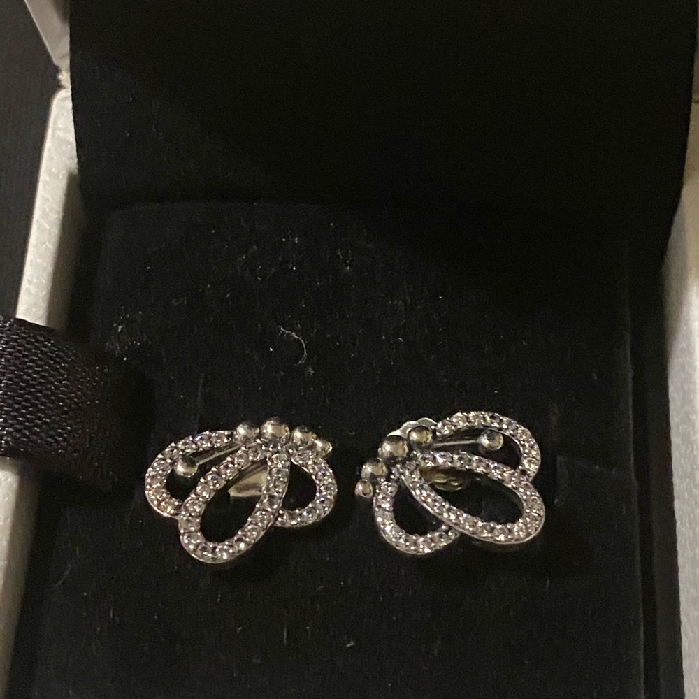 Authentic pandora studs